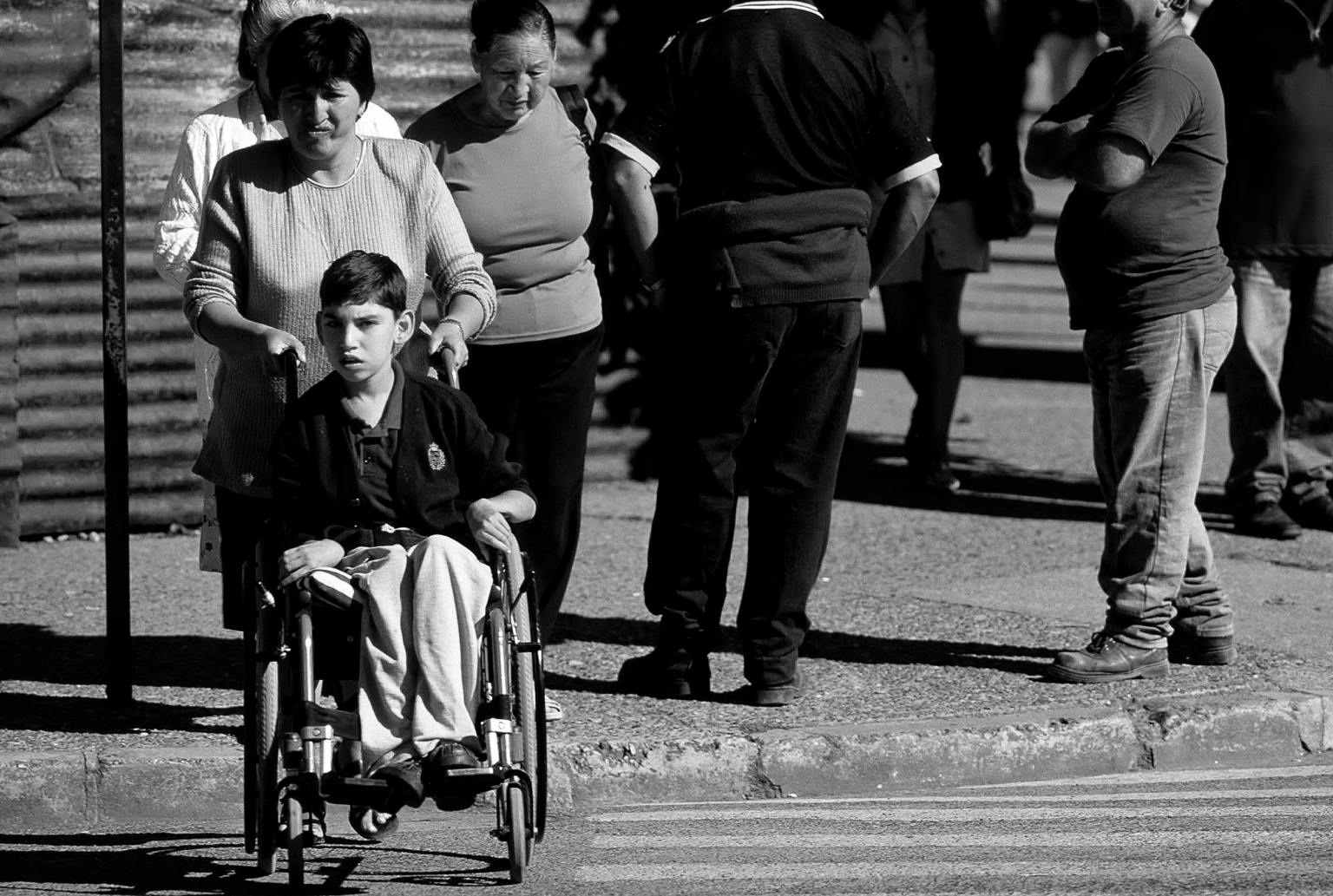 Niño en silla de ruedas - Los Lagos